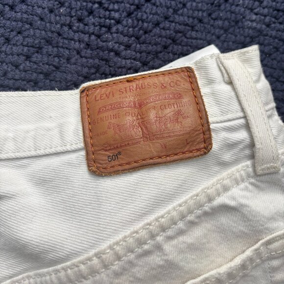 Levi’s White 501 Buttonfly Jean Shorts Size 26 - Picture 15 of 15